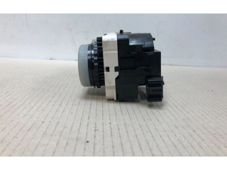 Блок управления климат-контролем Mitsubishi Carisma