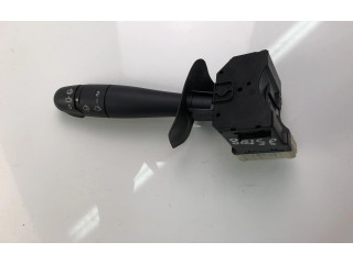 Ручка стеклоочистителей Renault Clio III