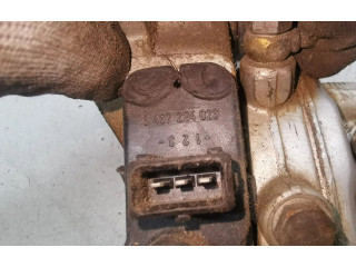 Топливная рампа 0438121011, 026133353 Audi 80 90 B3