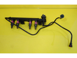 Топливная рампа 7700108667, 7700109066 Renault Clio II