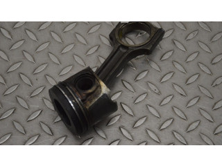 Píst Opel Vivaro M9R 784