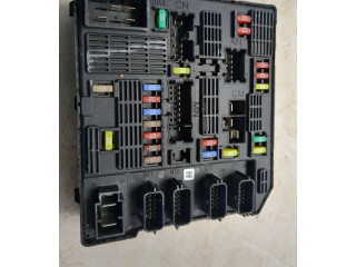 Блок предохранителей 284B67924R, 0331160900119   Renault Clio IV    