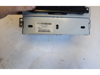 Радио/ проигрыватель CD/DVD / навигация