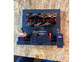 Блок предохранителей  3C0937049E, F005V00526   Volkswagen Touran I    