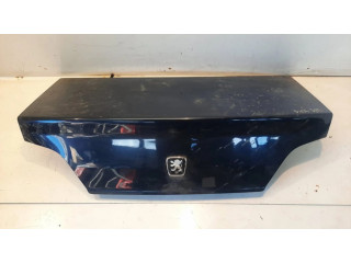 Задняя крышка (багажника)