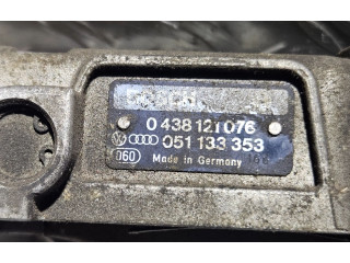 Vstřikovací lišta 0438121076, 051133353 Volkswagen PASSAT B3