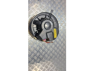Вентилятор печки    F983228M   Volkswagen Touran I