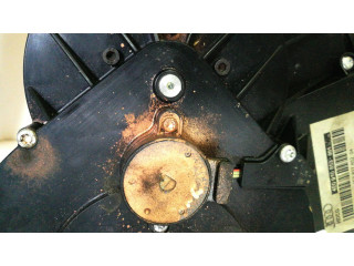 Притягиватель задней крышки