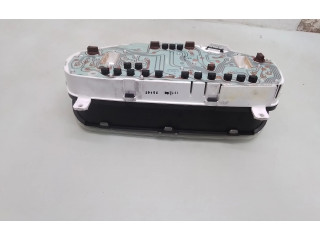 Панель приборов    Mitsubishi Carisma       