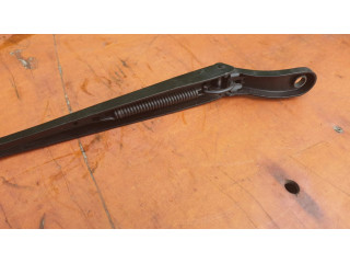 Стеклоочиститель лобового стекла