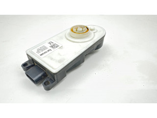 Электродвигатель воздушного дефлектора радиатора