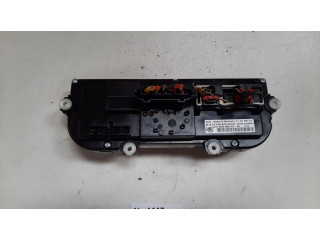 Блок управления климат-контролем 3T0820047AF Skoda Octavia Mk2 (1Z)