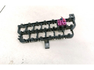 Блок предохранителей 8D0937503E Volkswagen Golf IV