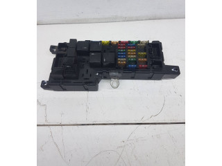 Блок предохранителей 8678449, 518828009 Volvo V70
