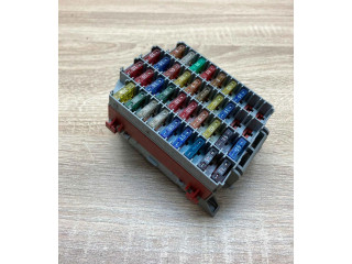 Блок предохранителей 9162439 Volvo S60