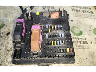 Блок предохранителей  28017881, 0090012   Volvo XC90    