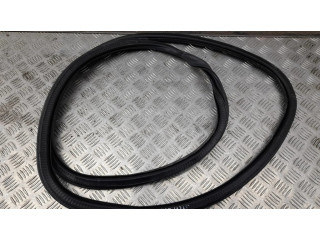 Задняя уплотнительная резина (на кузове)