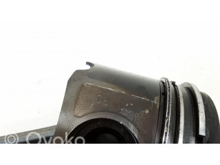 Píst 0840C BMW 1 E81 E87 pro naftový motor 2.0