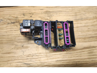 Блок предохранителей 22105701R Audi A5 8T 8F