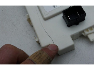 Блок предохранителей 8893103879, P8893103879 Lynk & co 01