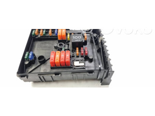 Блок предохранителей     Volkswagen Touran I    