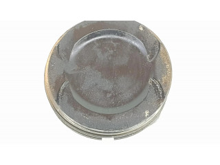 Píst 11257613626 BMW X6 E71 pro benzínový motor 4.4