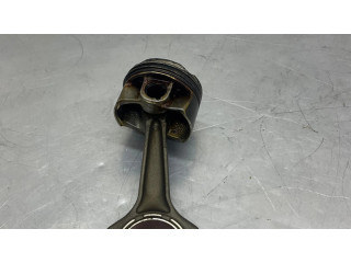 Píst 9468869, 8623418 BMW 5 G30 G31 pro benzínový motor 2.0