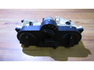 Блок управления климат-контролем MR947677, MB947678 Mitsubishi Carisma