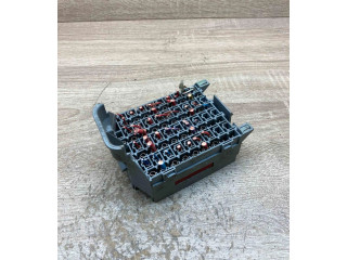 Блок предохранителей  9162439   Volvo V70    