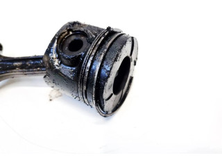  Поршень с шатуном    Volvo V70  