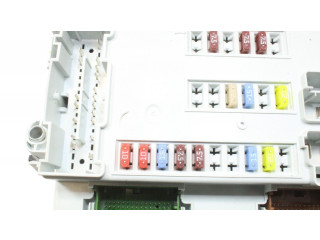 Блок предохранителей Jeep Cherokee