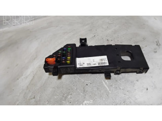 Блок предохранителей 13181983, 518721204   Opel Vectra C    