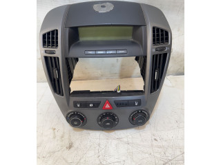 Дисплей    957101H100   KIA Ceed