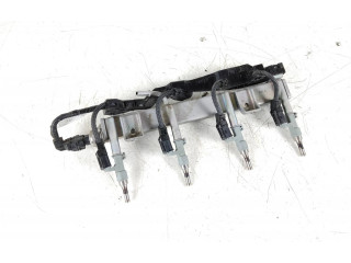 Vstřikovač 2325025020, 8212533220C Toyota RAV 4 (XA50) A25A-FXS