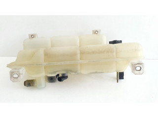 Расширительный бачок охлаждающей жидкости    