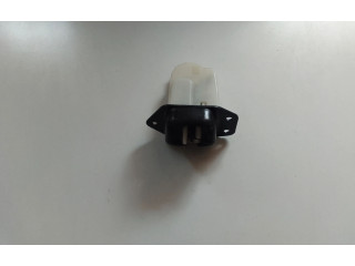 Zámek zadních dveří 90502EN00A Nissan Juke I F15 2011