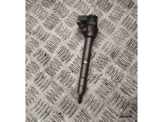 Форсунка 03l130277j    Volkswagen PASSAT B7   