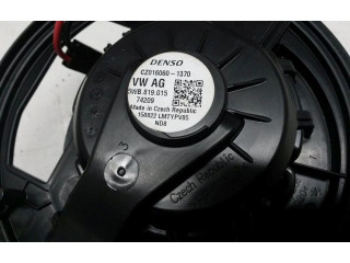 Вентилятор печки 5WB819015, 5WB819015 Skoda Octavia Mk4