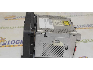 Радио/ проигрыватель CD/DVD / навигация