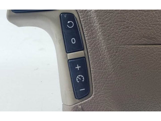 Подушка безопасности водителя 30698046   Volvo V70