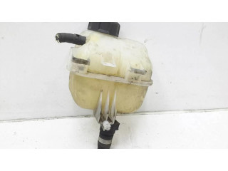 Расширительный бачок охлаждающей жидкости