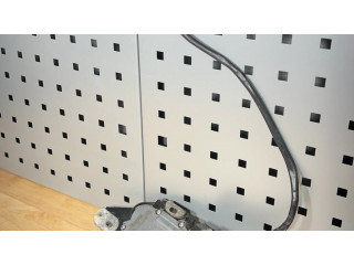 Притягиватель задней крышки