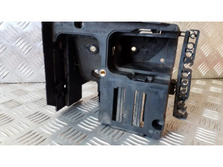 Другая деталь отсека двигателя