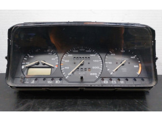 Панель приборов 81117657   Volkswagen PASSAT B4       