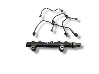 Топливная рампа 9684753080, 111040002   Peugeot 5008   для двигателя 9HR (DV6C)