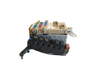 Блок предохранителей     Subaru Forester SG    