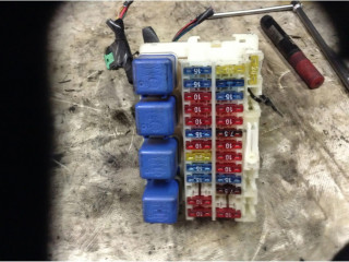 Pojistková skříňka Nissan Serena 1991