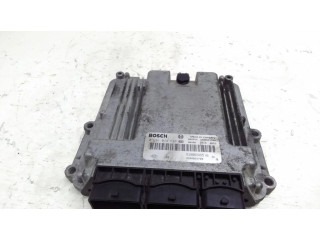 Блок управления двигателя 0281014648, 8200666516   Renault Trafic II (X83)