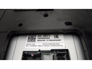 Радио/ проигрыватель CD/DVD / навигация