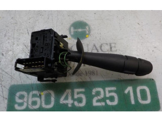 Ручка стеклоочистителей    Renault Twingo II